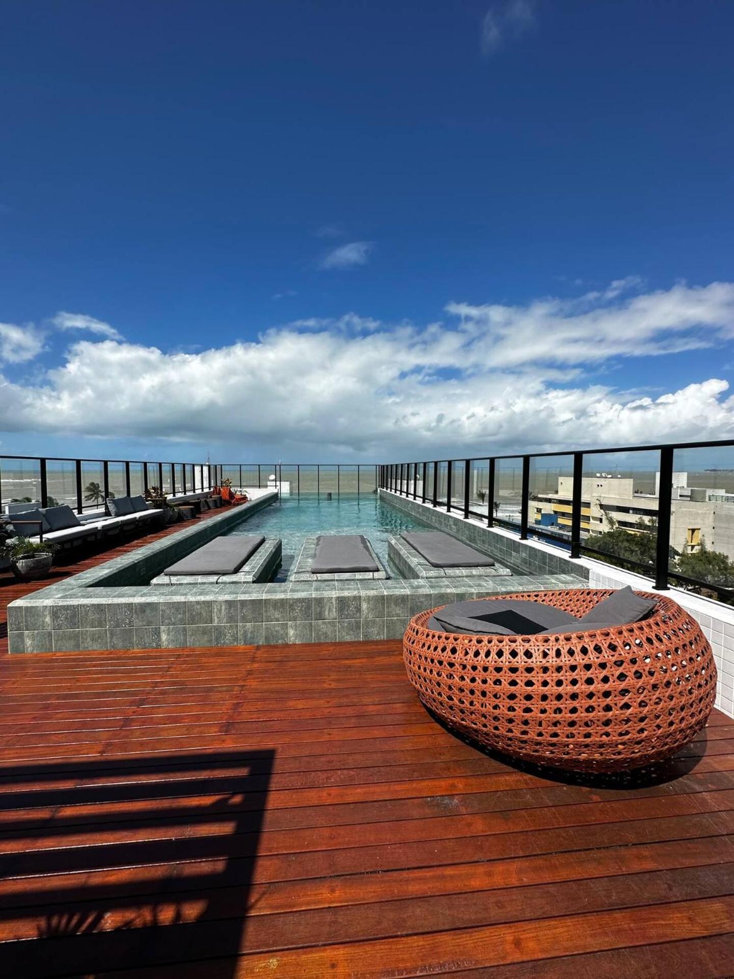 A 60m-piscina-coworking-moderno Wifi
